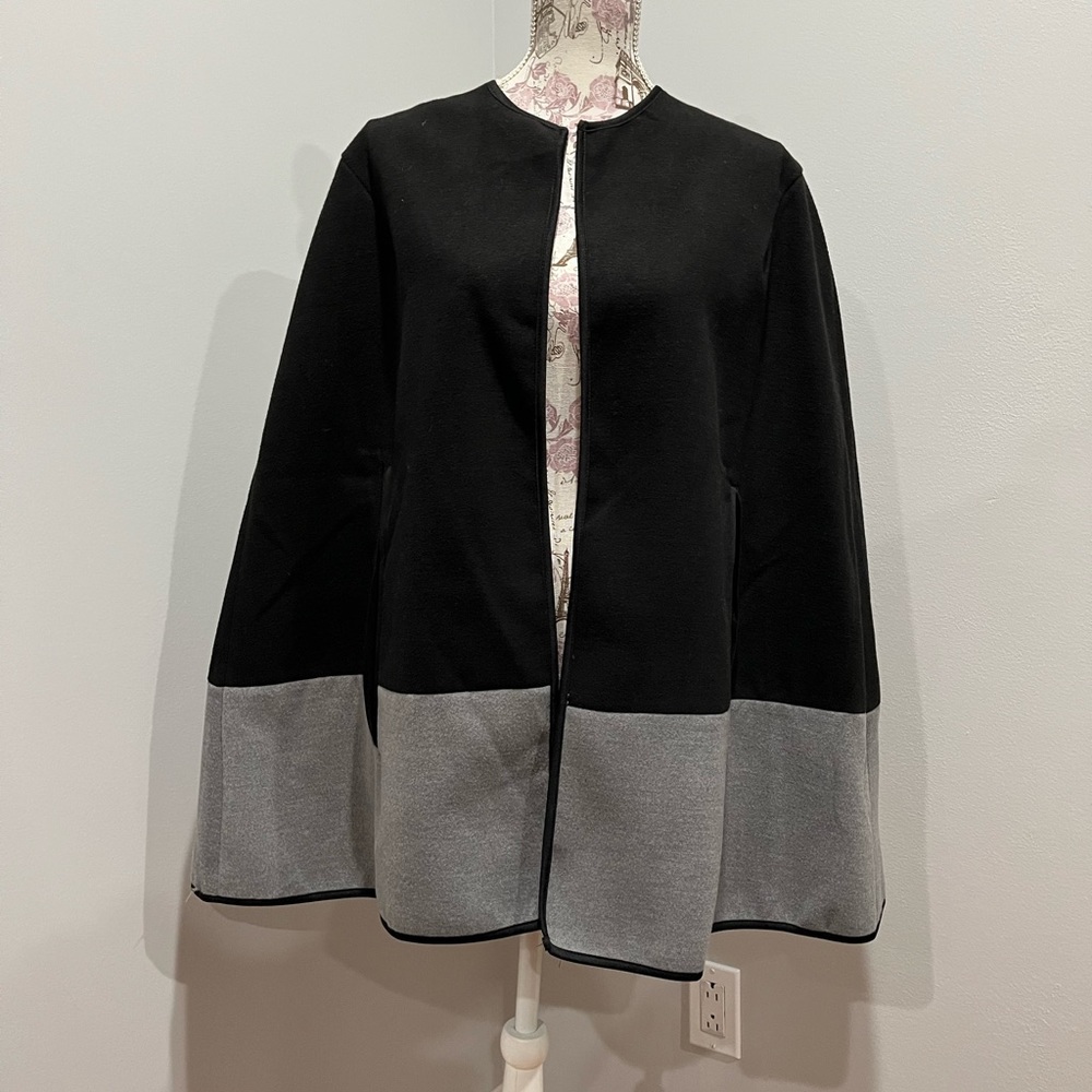BCBG shawl
